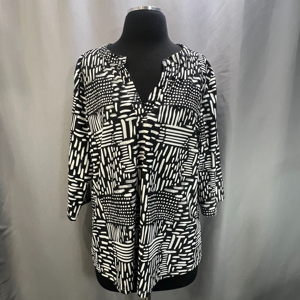 Periwinkle Tunic Blouse Womens Black White Stretch Geometric Print Split Neck